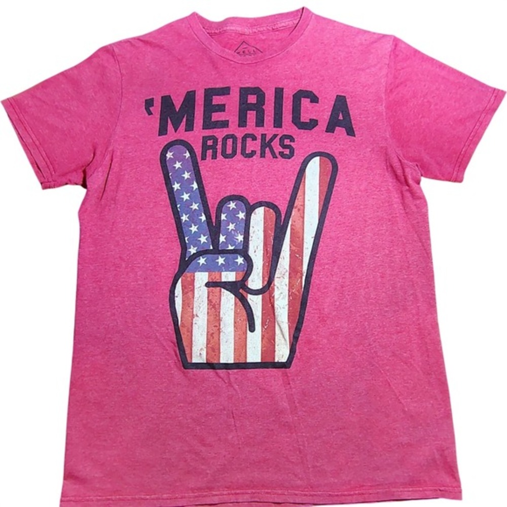 Well Worn Graphic T Shirt Mens Medium Red‎ Patriotic USA Flag Rock Hand M 4th
